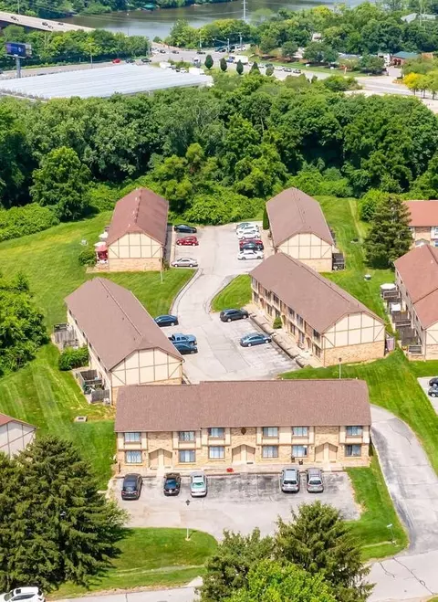 5467 Kenneylane Blvd, Columbus, OH 43235