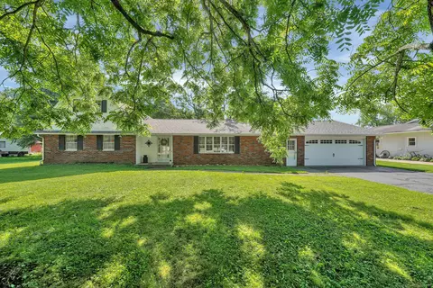 34 Greenland Dr, Newark, OH 43055