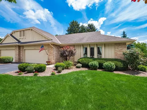 9212 Stratton Ln, Dublin, OH 43017