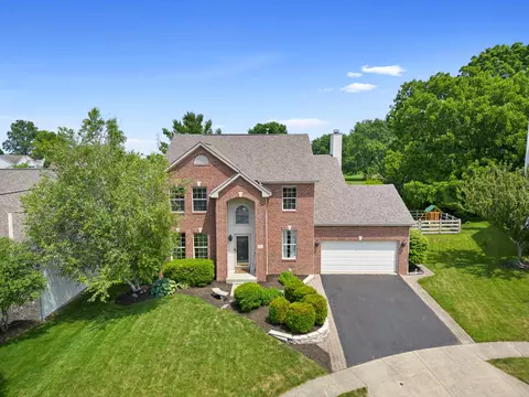15 Spike Rush Ct, Pataskala, OH 43062