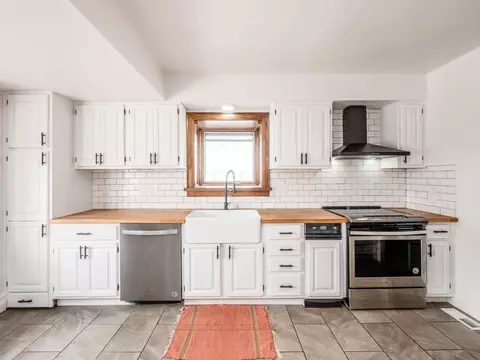 3003 Crescent Dr, Columbus, OH 43204 photo 13