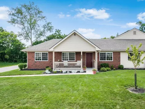 8427 Taylor Chase Dr, Reynoldsburg, OH 43068