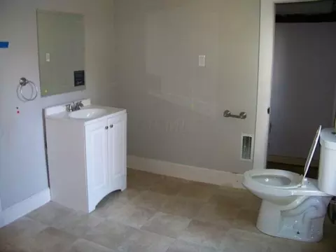 166 S Chestnut St, La Rue, OH 43332