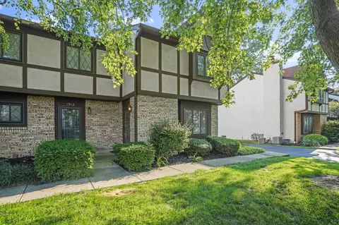 1910 Laramie Dr #28, Powell, OH 43065