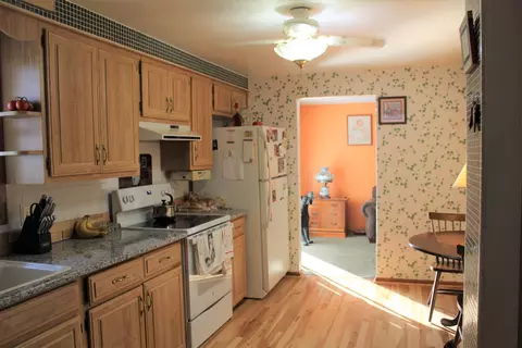 4205 Camelot Dr, Springfield, OH 45503 photo 3