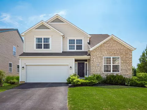700 Redwood Valley Dr, Blacklick, OH 43004