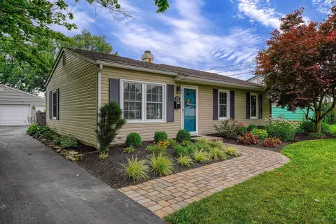 370 Sunnyview Dr, Circleville, OH 43113
