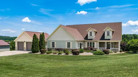 7320 Jones Rd, Nashport, OH 43830