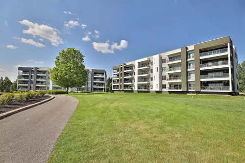 5317 Highpointe Lakes Dr #202, Westerville, OH 43081