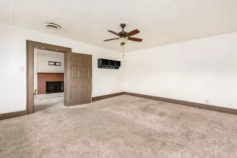110 W Water St, Circleville, OH 43113 photo 10