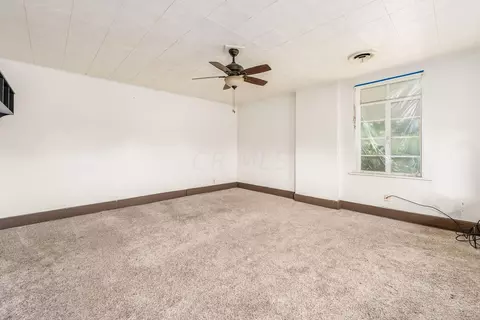 110 W Water St, Circleville, OH 43113 photo 8