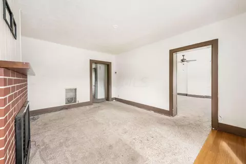 110 W Water St, Circleville, OH 43113 photo 5