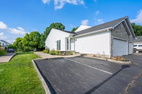 6661 Lagrange Dr #44A, Canal Winchester, OH 43110