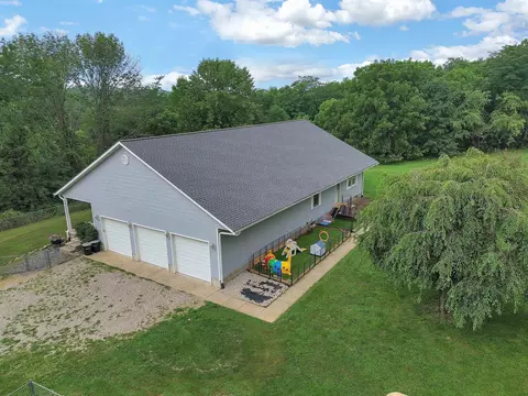 7117 Tarlton Rd, Circleville, OH 43113