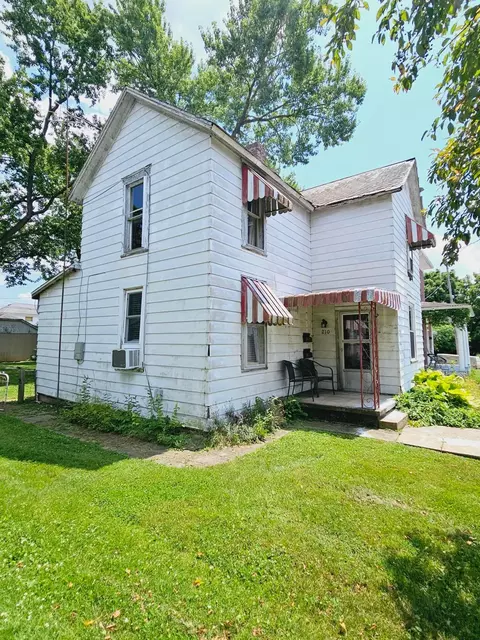 210 Washington Ave, Lancaster, OH 43130