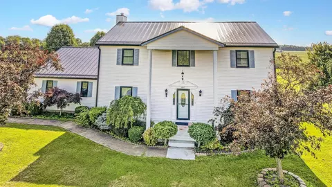 867 Bogus Rd SE, Washington Court House, OH 43160