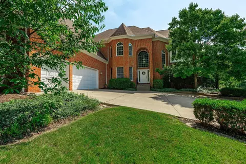 3244 Woodstone Dr, Lewis Center, OH 43035
