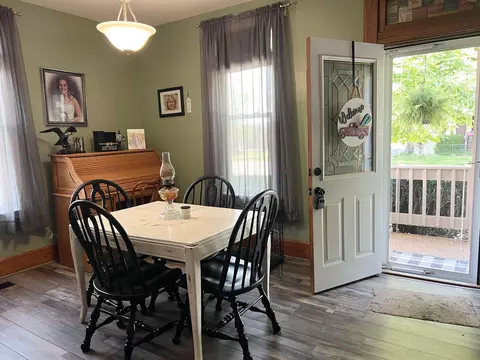 551 E Main St, Logan, OH 43138 photo 3