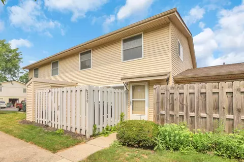 2490 Nassau Dr, Columbus, OH 43232
