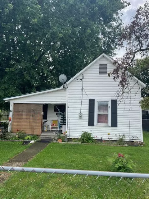 719 Forest St, Washington Court House, OH 43160