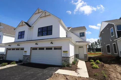 6413 Hamilton Woods Blvd S, Westerville, OH 43081