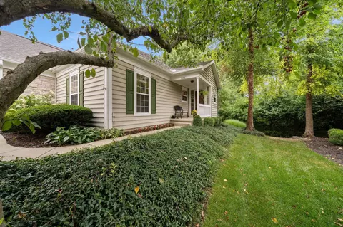 422 Crossings Dr, Westerville, OH 43082