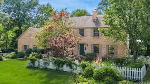 31 Thomas Rd, Granville, OH 43023