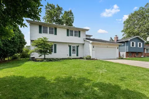2271 Parkridge Ct, Grove City, OH 43123