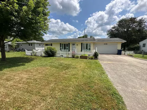1548 Kenarbre Dr, Newark, OH 43055