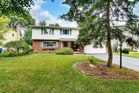 1752 N Ivyhill Loop N, Columbus, OH 43229