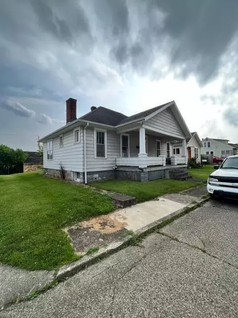 1127 4th St, Logan, OH 43138