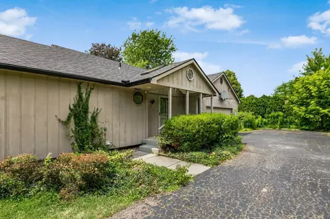 1320 Francisco Rd, Columbus, OH 43220