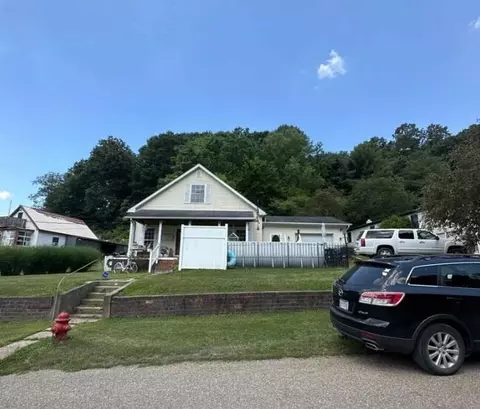 201 Ashton Ave, Nelsonville, OH 45764