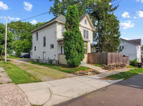 52 N 8th St, Newark, OH 43055