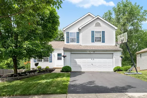 81 Lantern Chase Dr, Delaware, OH 43015