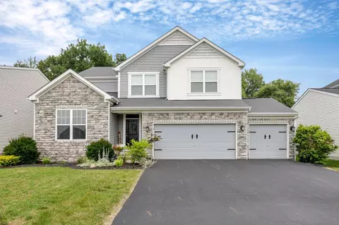 238 Glen Crossing Dr, Etna, OH 43062