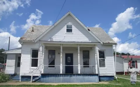 265 S Broadway St, Quaker City, OH 43773