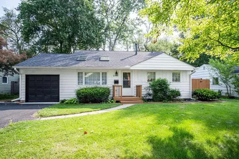 3198 Kenny Rd, Columbus, OH 43221