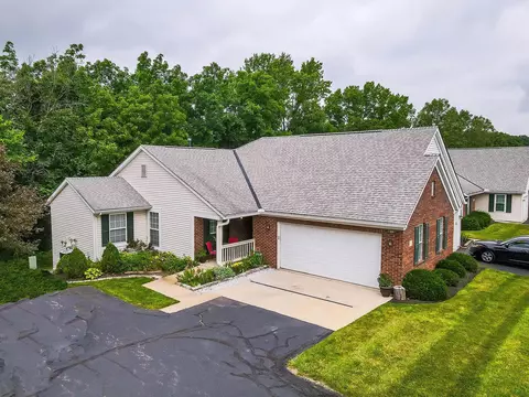 327 Retreat Ln, Marysville, OH 43040
