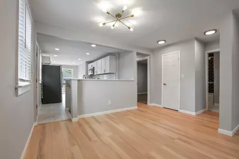 1344 E Weber Rd, Columbus, OH 43211 photo 7