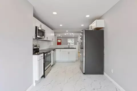 1344 E Weber Rd, Columbus, OH 43211 photo 12