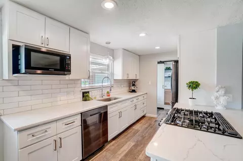 1752 Kaiser Dr, Reynoldsburg, OH 43068
