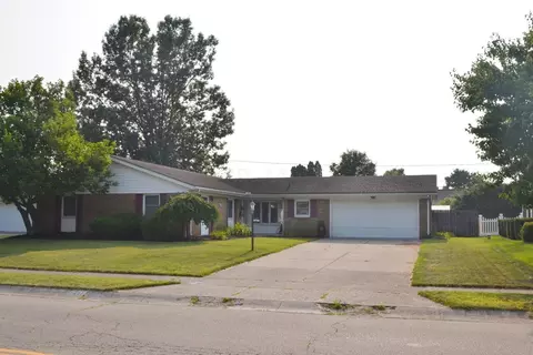 211 N Smith St, New Carlisle, OH 45344