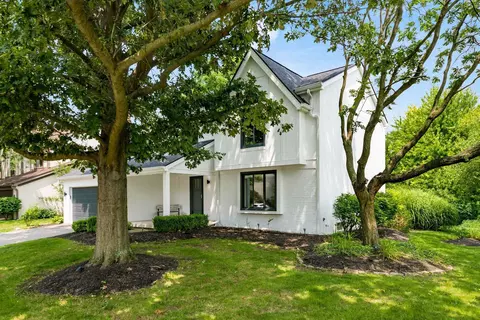 326 Pebble Creek Dr, Dublin, OH 43017