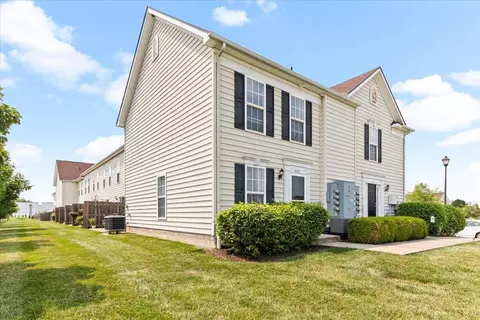 6423 Blue Knoll Dr #49, Canal Winchester, OH 43110