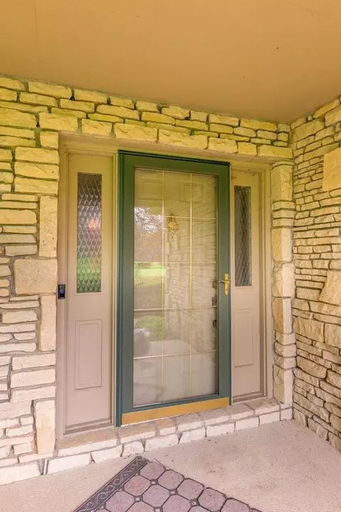 1380 Carriage Rd, Powell, OH 43065
