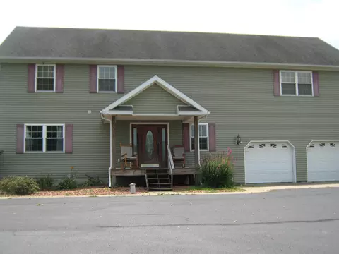 6925 Rose Hill Rd, Roseville, OH 43777