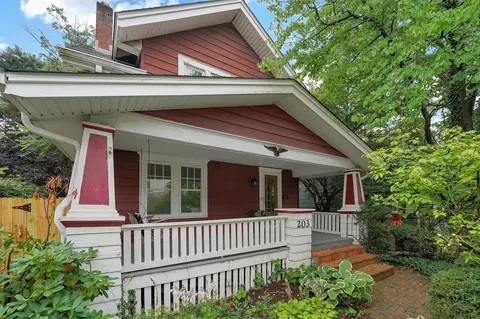 203 E Pacemont Rd, Columbus, OH 43202