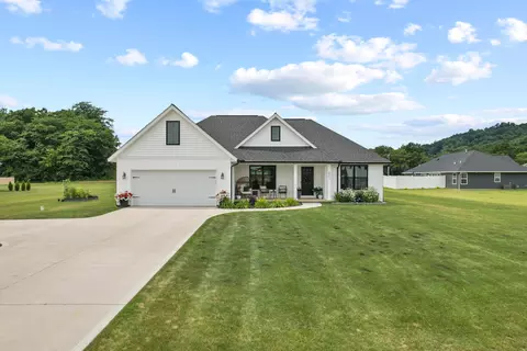 801 Mandy Ln, Newark, OH 43055