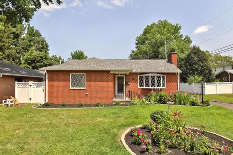 92 Ceramic Dr, Columbus, OH 43214